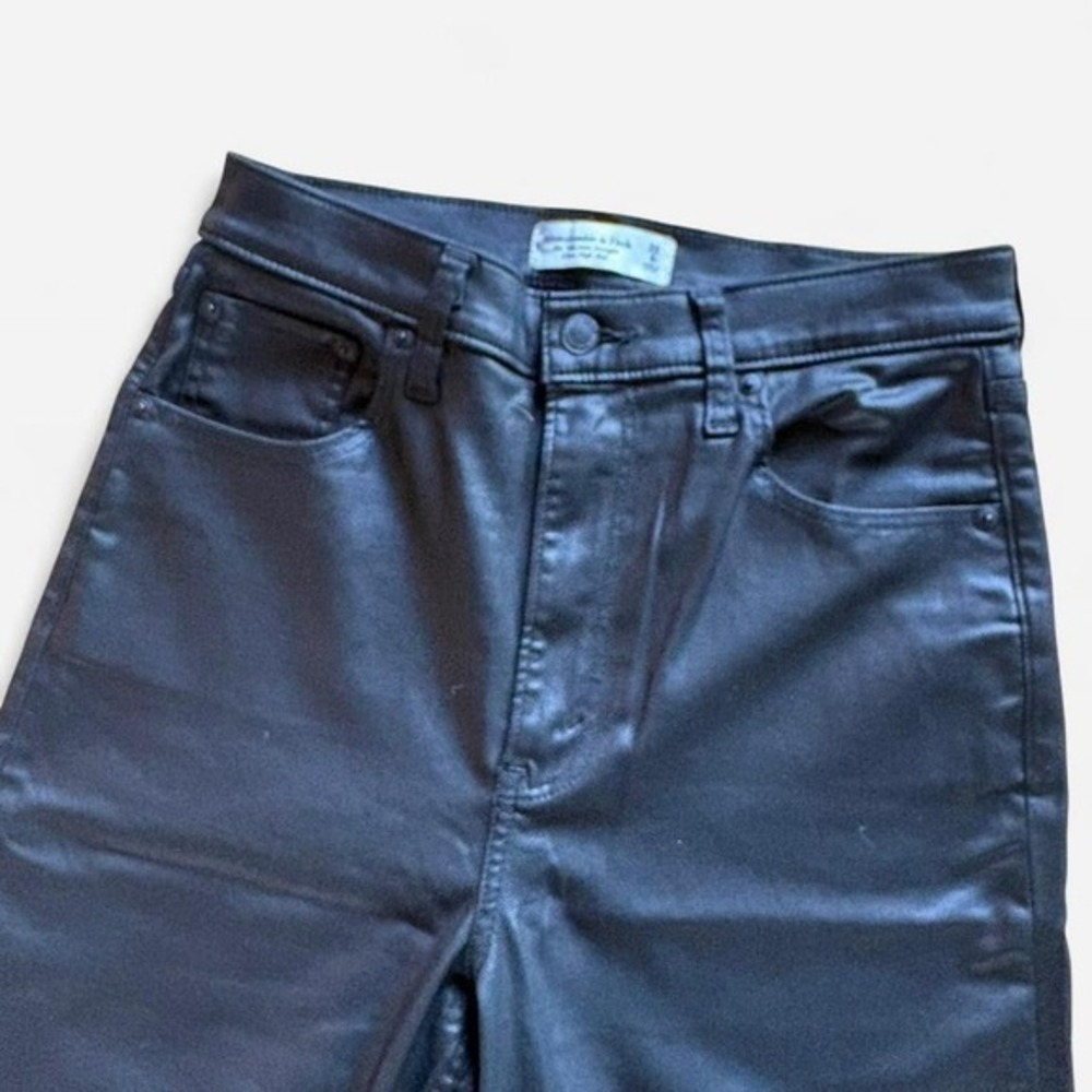 Abercrombie Fitch 90s Slim Straight Ultra High Rise Faux Leather Pants Size 29 - Picture 5 of 6